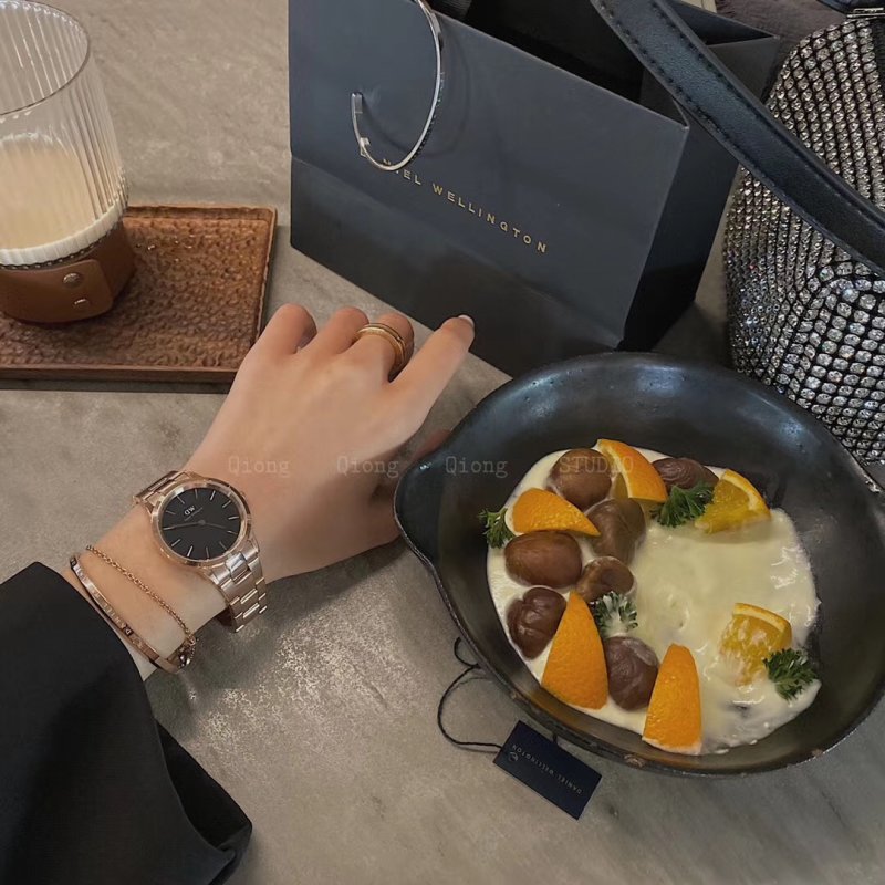 Daniel Wellington 32mm Classic Black Gold Replica Watch view