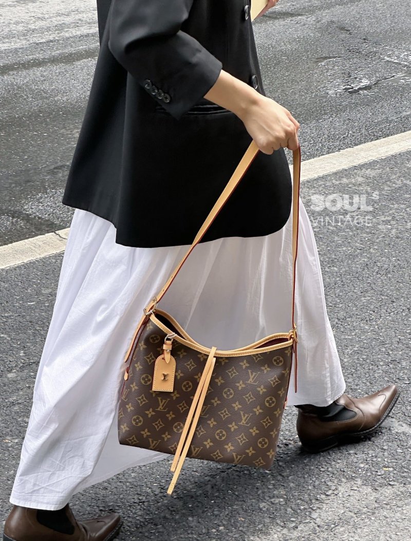 Louis Vuitton Monogram Carryall Tote Bag Brown Canvas view