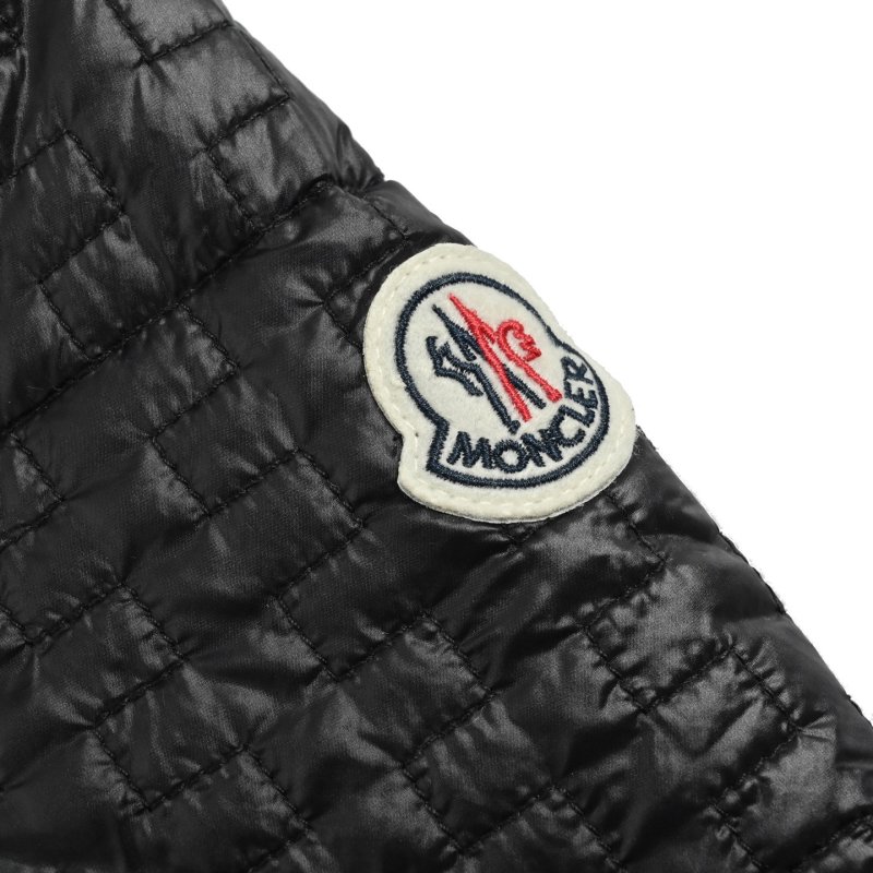 Moncler GISORS Women's Quilted Puffer Jacket Black view