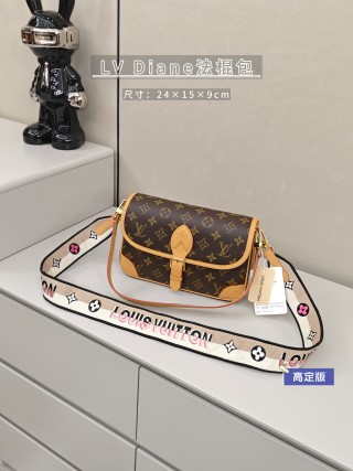 Louis Vuitton Onthego Monogram Canvas Tote Bag Beige view 5