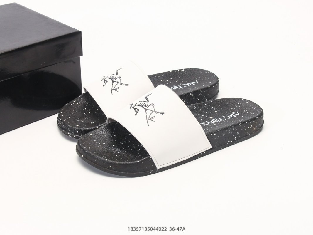 Arc'teryx Slipper Black White UA Replica view