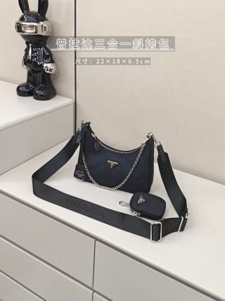 Gucci Marmont Small Shoulder Bag White view 4