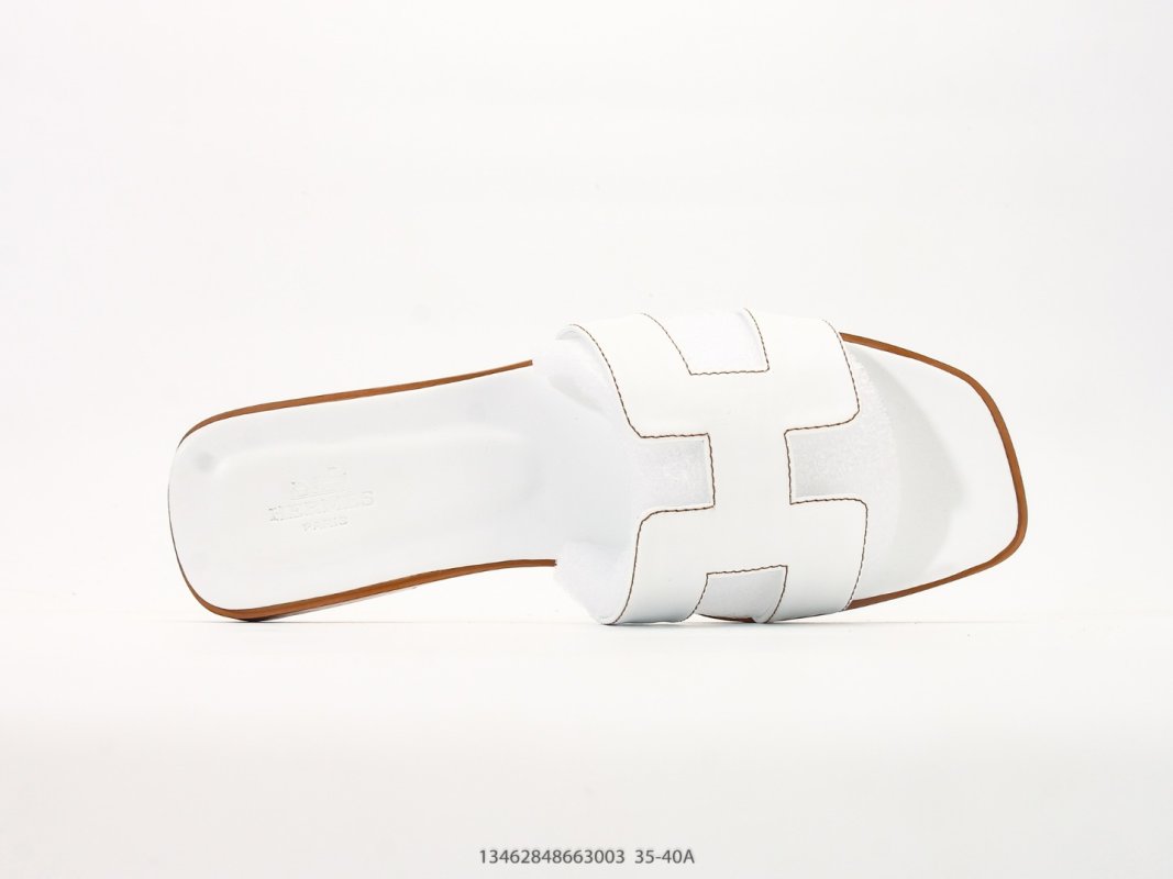 Hermès Oran Lychee Leather Brown Slide Sandal UA Rep view