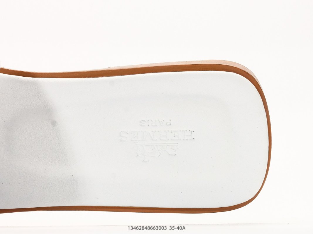 Hermès Oran Lychee Leather Brown Slide Sandal UA Rep view