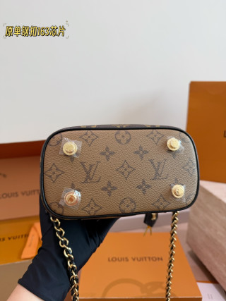 Louis Vuitton Monogram Vanity Chain Box Bag Replica - Golden Hardware view 7