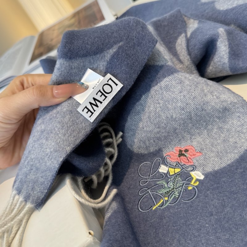 Loewe Reversible Cashmere Scarf - Soft Dual-Tone view