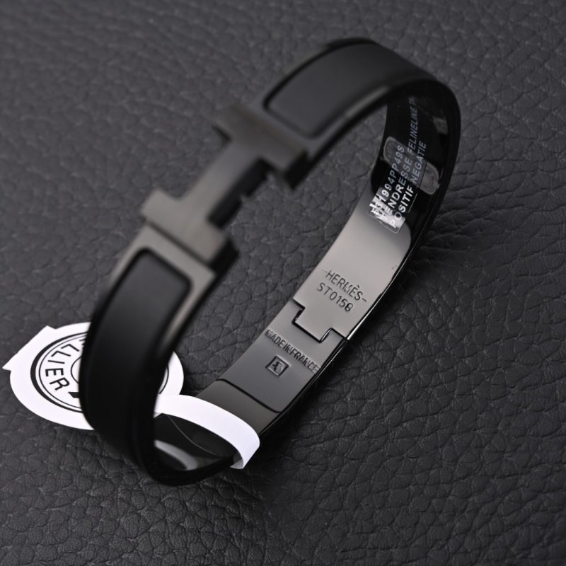 Hermès Clic H Enamel Bracelet Black Gold view