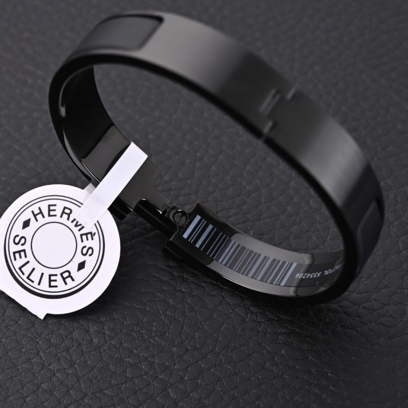 Hermès Clic H Enamel Bracelet Black Gold view