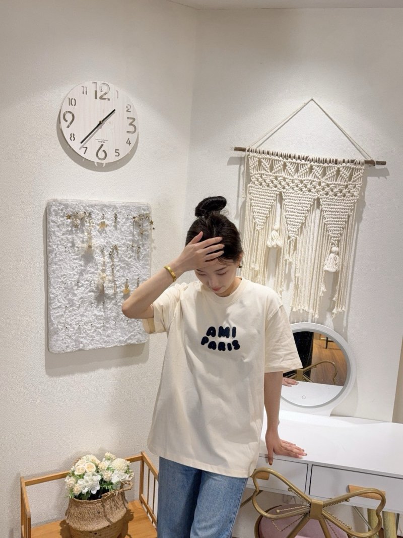 AMI Paris Logo White T-Shirt view