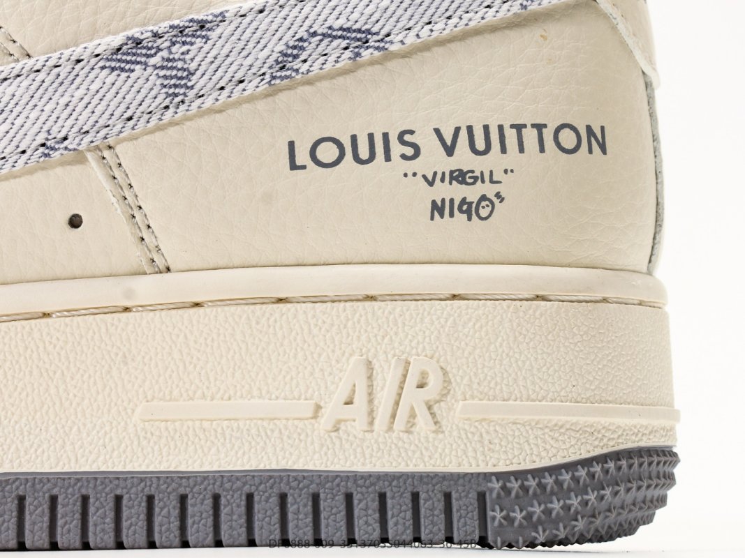 Nike Air Force 1 '07 LV8 Cream Grey Low Top Sneaker view