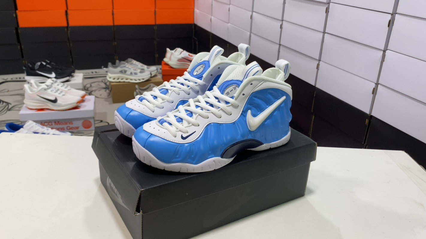 Nike Air Foamposite One Royal Blue White Mid-Top Basketball Shoe