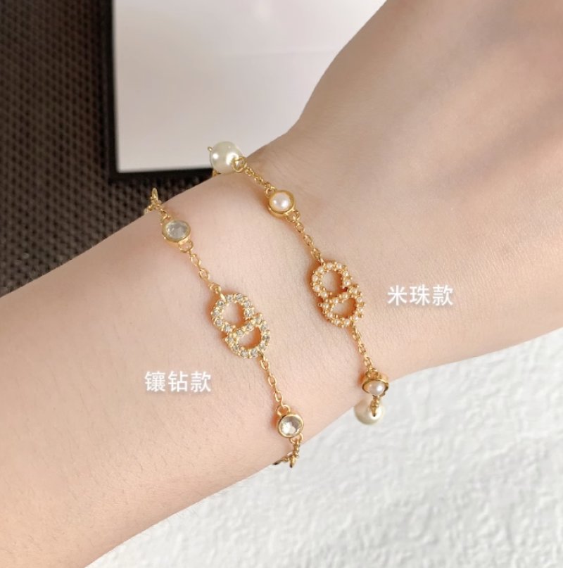 Dior CD Letter Pearl Crystal Chain Bracelet Gold view