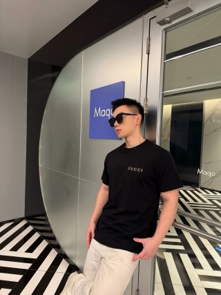 Gucci Logo Print Black T-Shirt UA Replica view 5