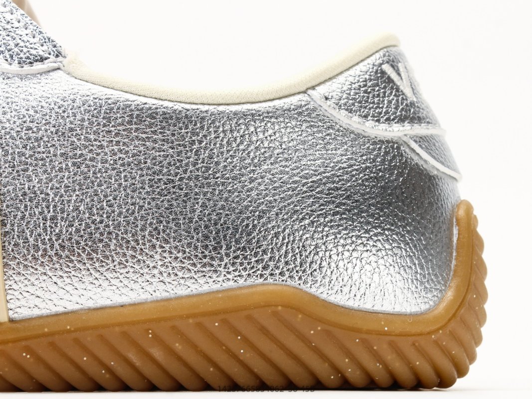 Veja Jitsu Low-Top Leather Silver Gold Sneaker view