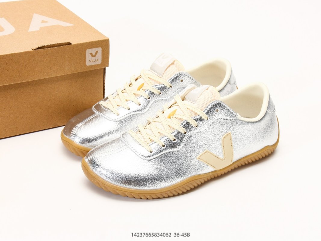 Veja Jitsu Low-Top Leather Silver Gold Sneaker view