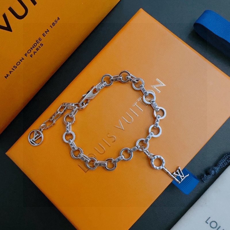 Louis Vuitton LV Charm Silver Chain Bracelet Replica view