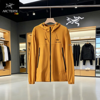 Arc'teryx Unisex Lightweight Hooded Sunprotection Windshirt Gold