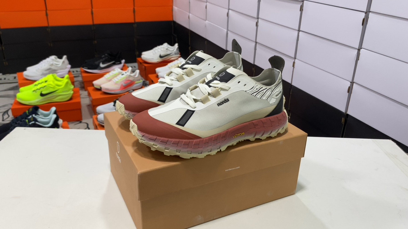 NORDA 001 Cream/Burgundy Low Trail Running Sneaker