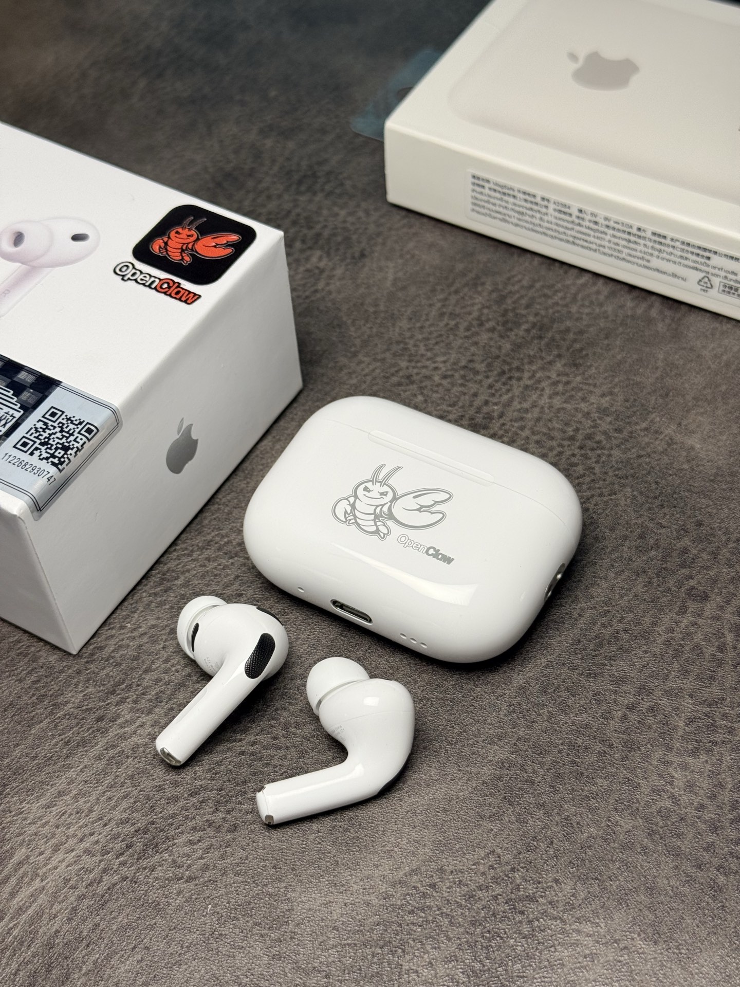 Apple AirPods Pro 3 White view