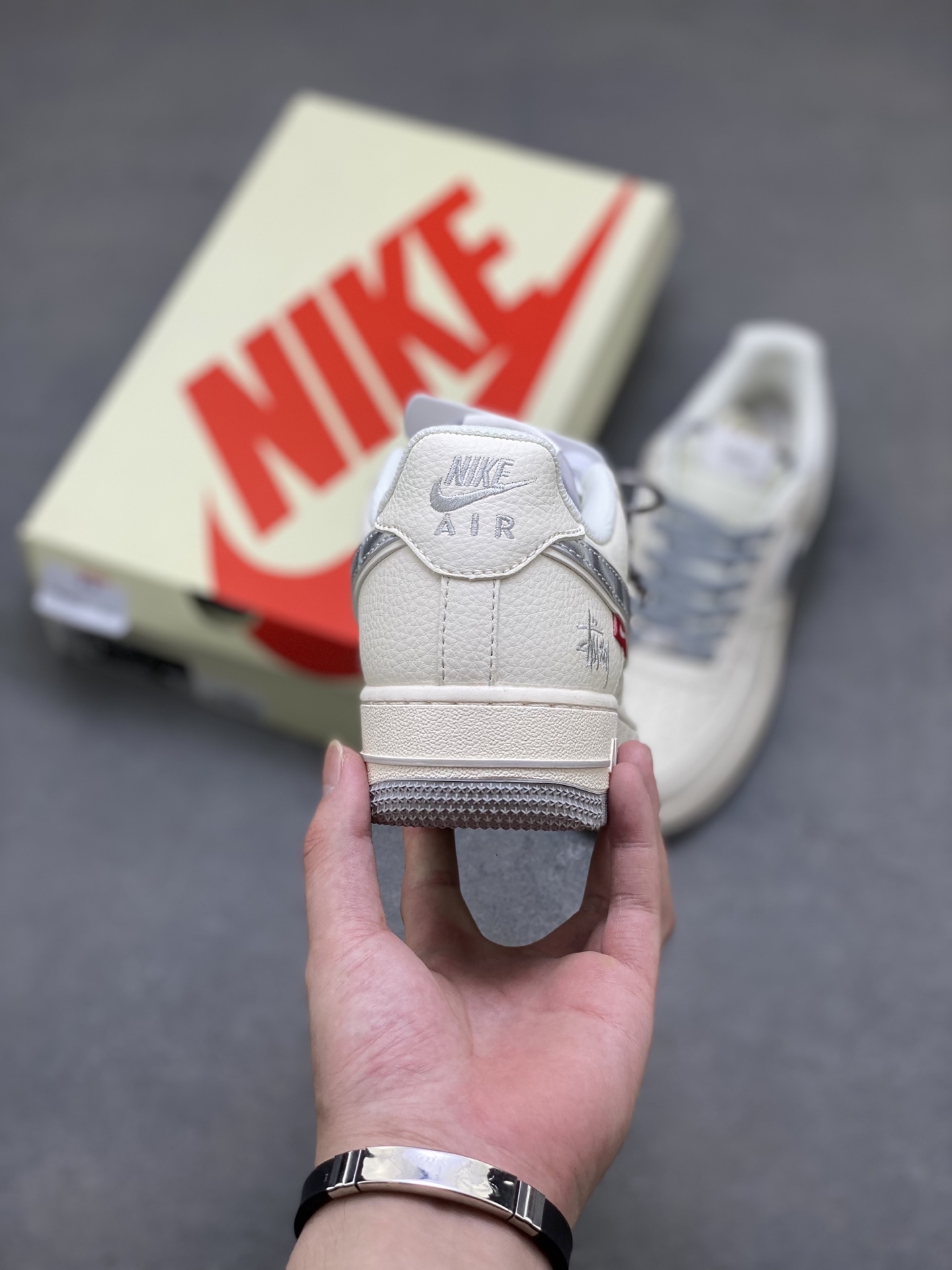 Nike Air Force 1 07 Low Stussy Grey Silver Swoosh view