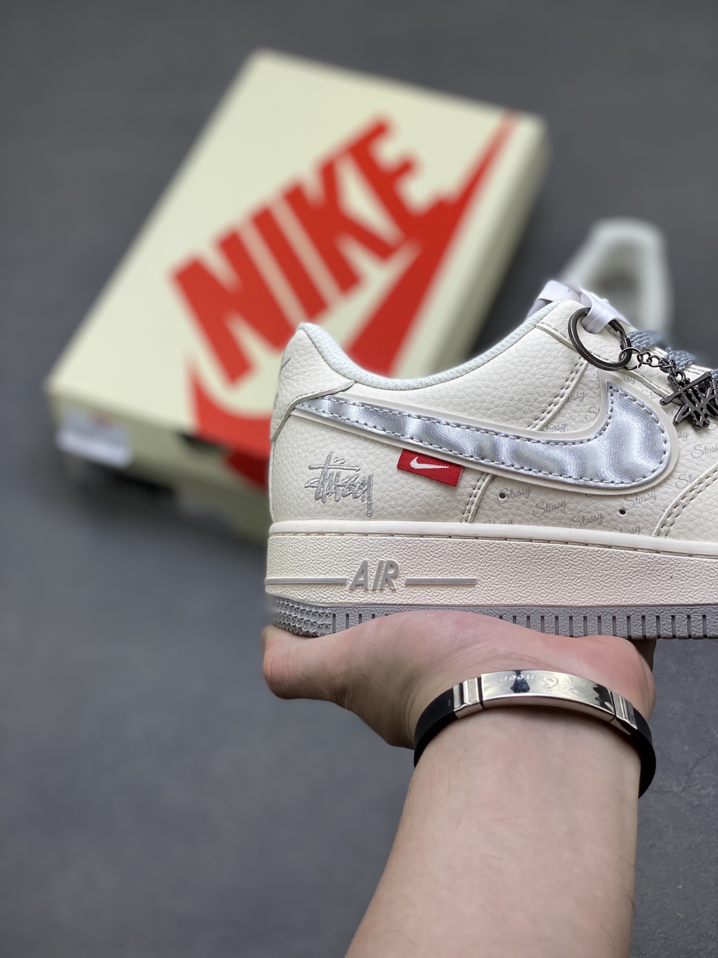 Nike Air Force 1 07 Low Stussy Grey Silver Swoosh view