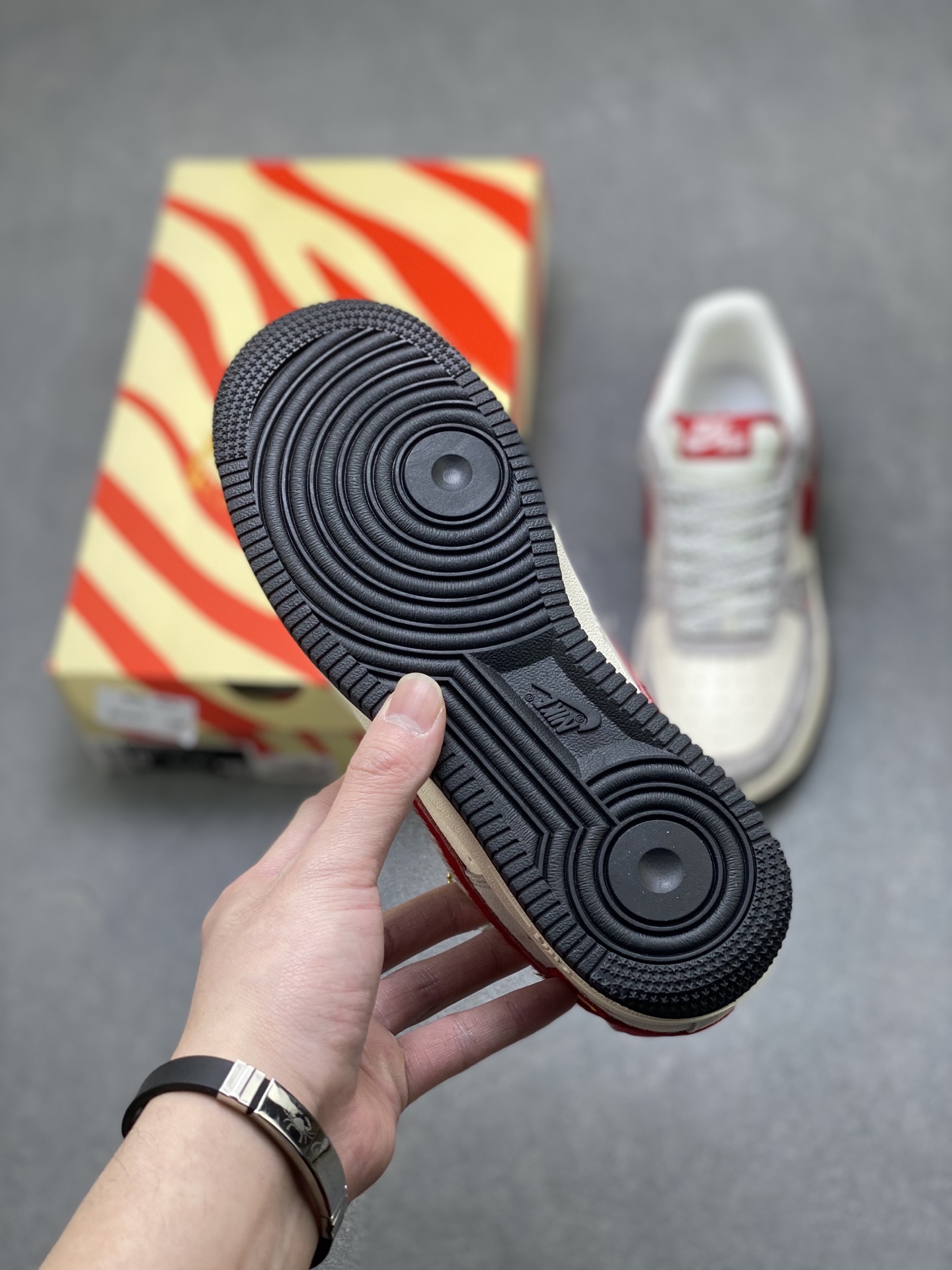 Nike Air Force 1 '07 Low Safety Orange White view