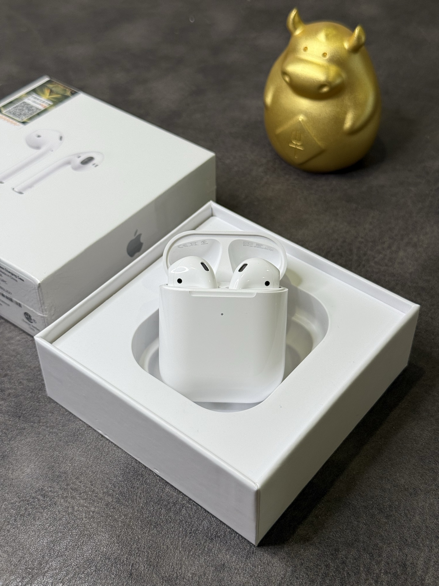 Apple AirPods 2nd Generation with Charging Case view