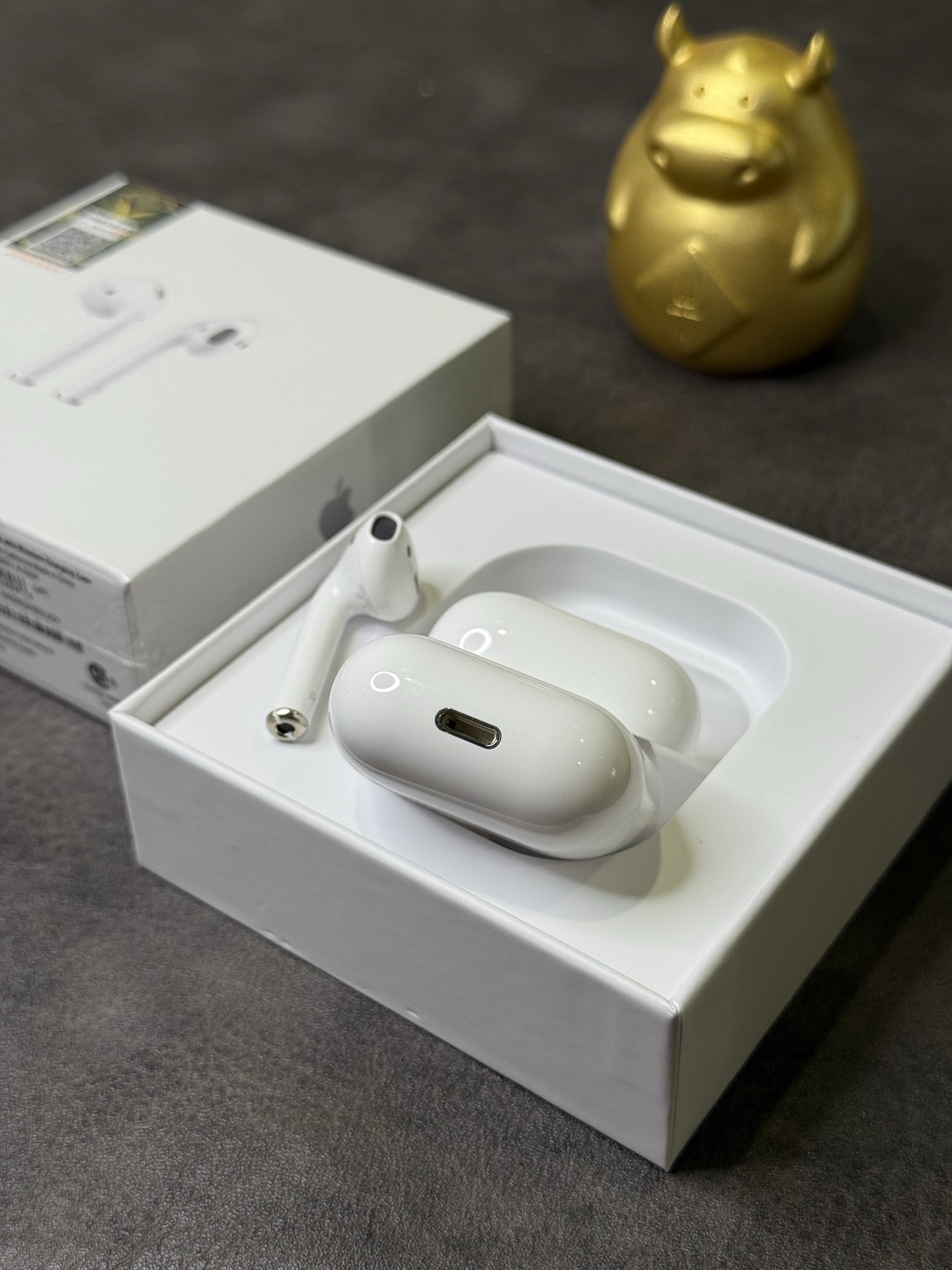 Apple AirPods 2nd Generation with Charging Case view