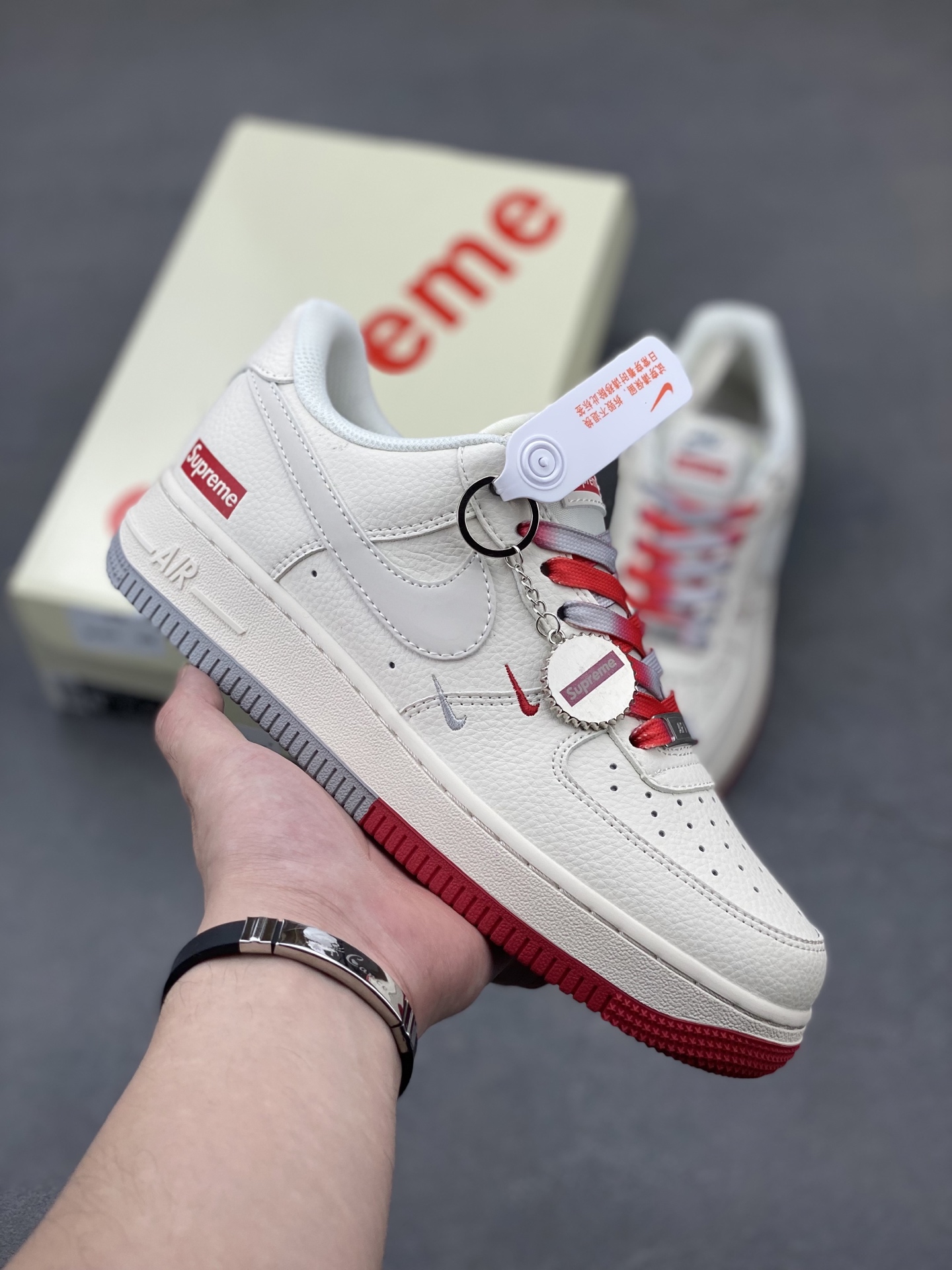 Nike Air Force 1 07 Low Supreme White Red Light Grey