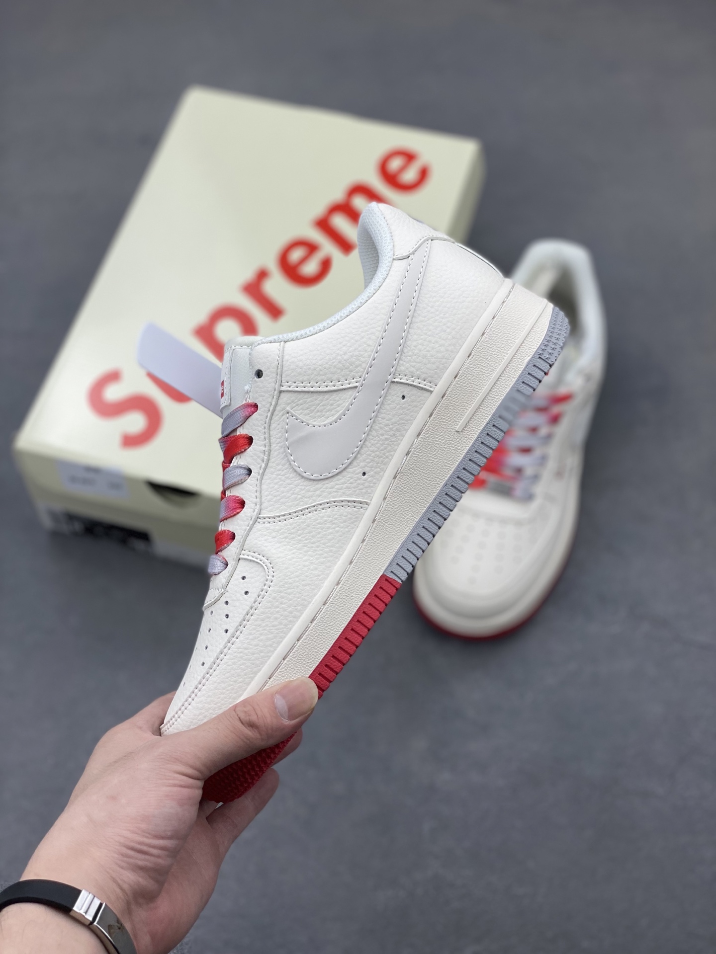 Nike Air Force 1 07 Low Supreme White Red Light Grey view