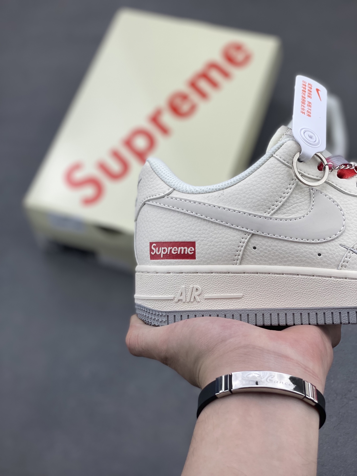 Nike Air Force 1 07 Low Supreme White Red Light Grey view