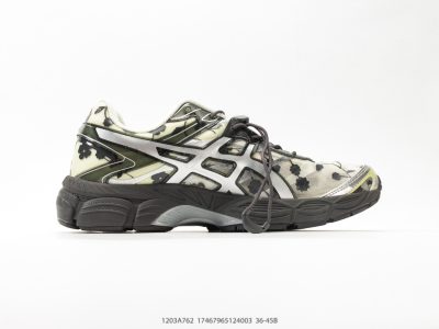 Asics Tiger Gel-Cumulus 16 SSCB Trail Running Sneaker view 2
