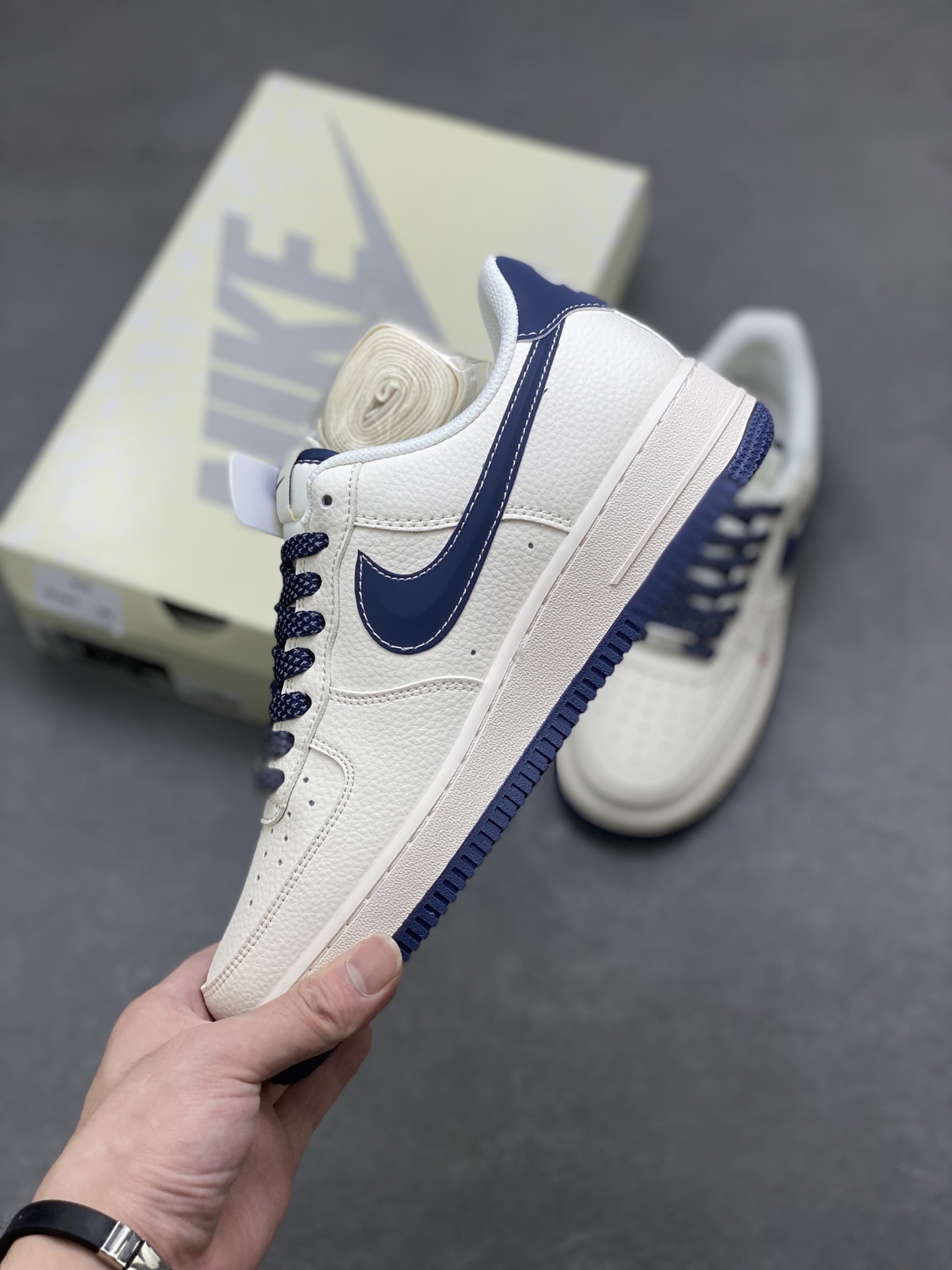 Nike Air Force 1 07 Low Black White view