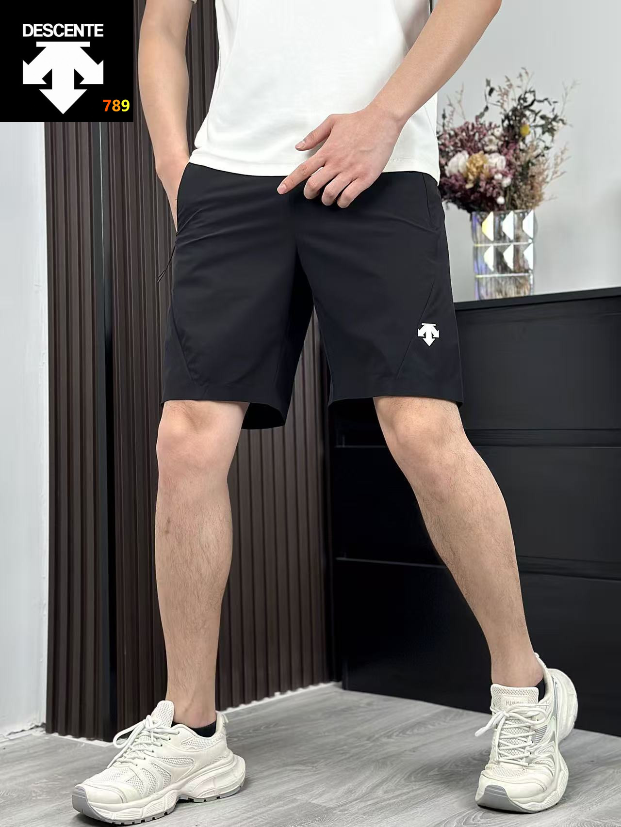 Descente Men's SCHEMATECH Cold-Touch Quick-Dry Sport Shorts view
