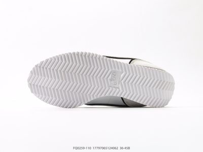Nike Classic Cortez White Natural view 4