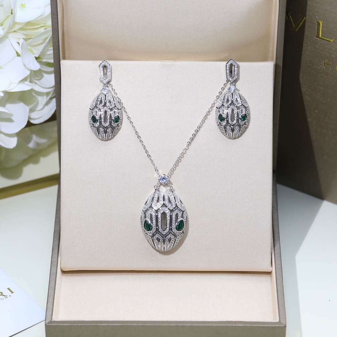 Bvlgari Serpenti Upgraded Snake Necklace view