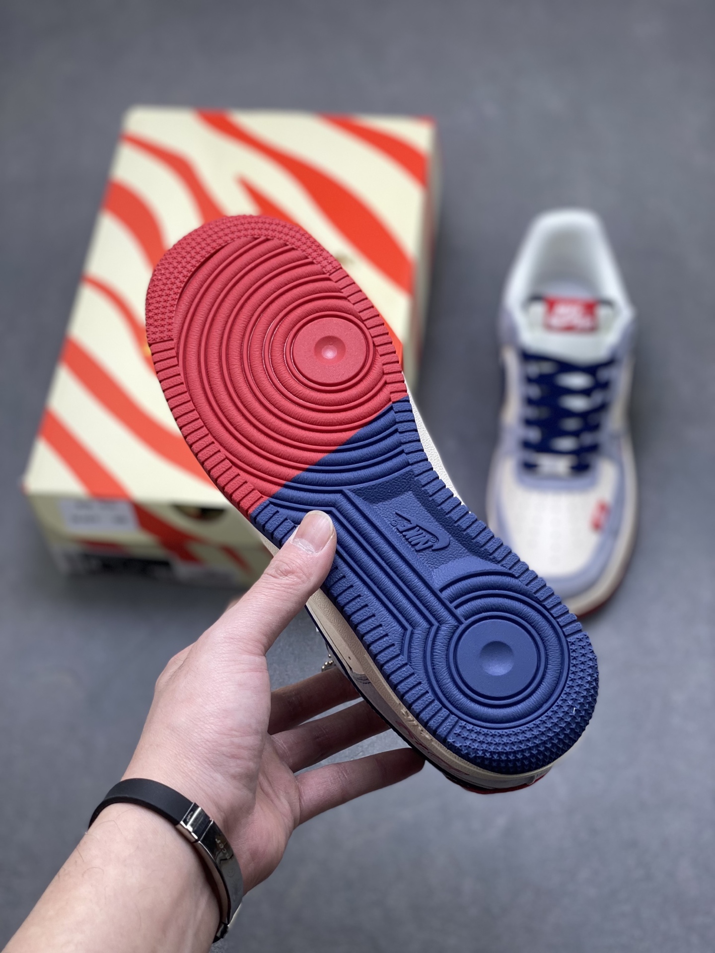 Nike Air Force 1 '07 Low White Navy Red view