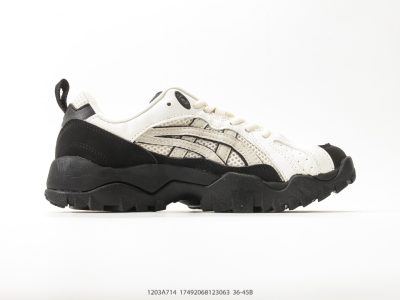 Asics Gel-Cumulus 16 TG Running Sneaker view 2
