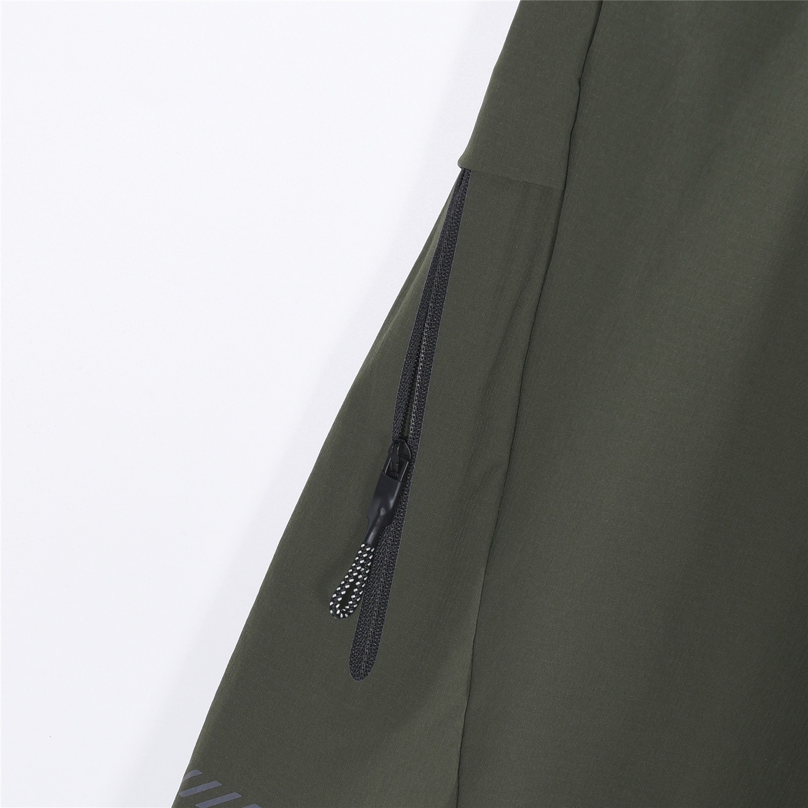 Descente Urban Cycling Woven Quick-Dry Shorts Olive view