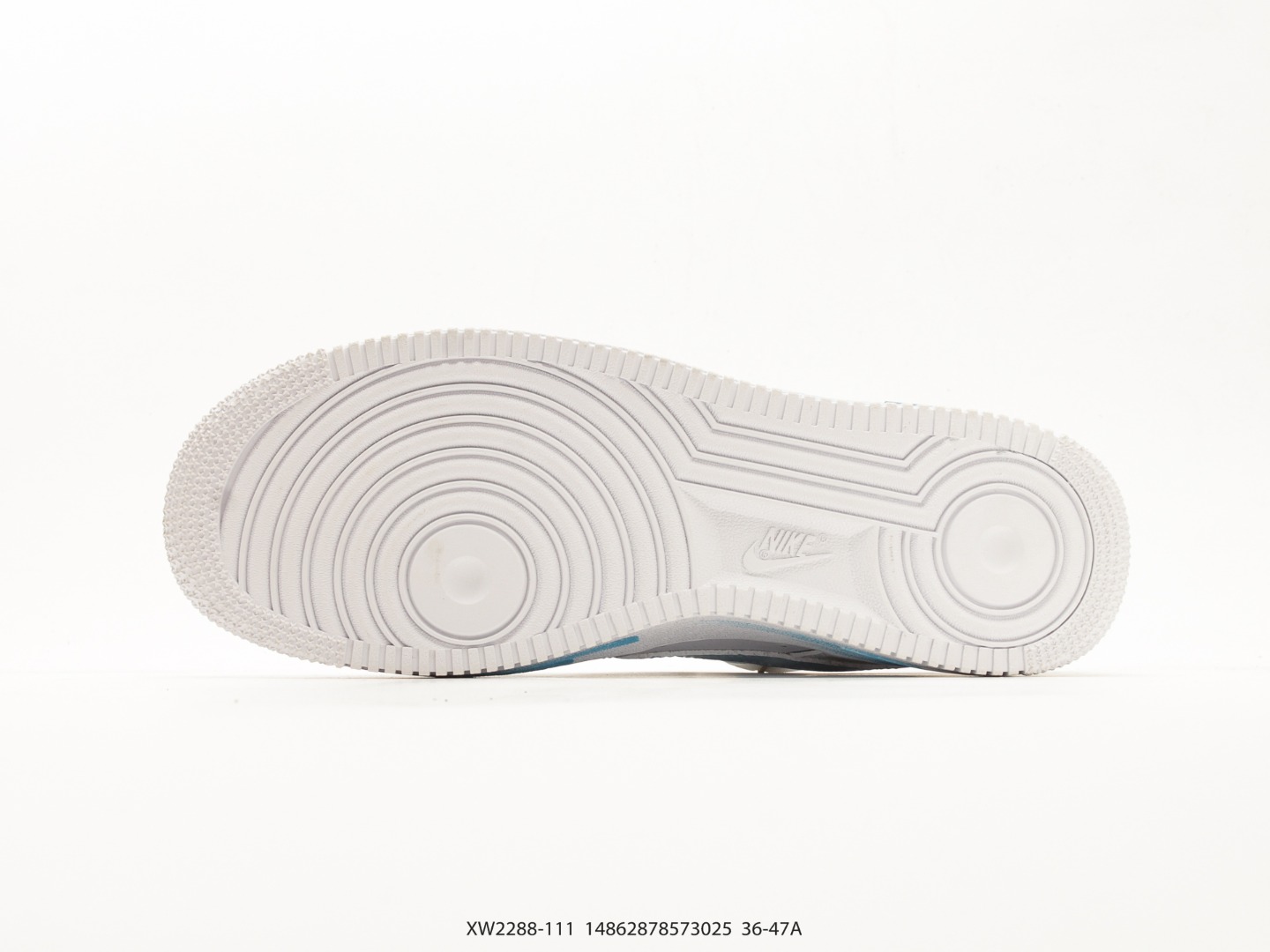 Nike Air Force 1 '07 Low Triple White view