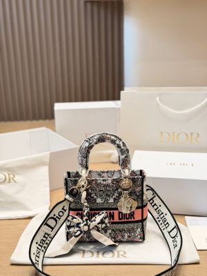 Dior Lady D-Lite Embroidered Flap Bag 24cm view 3