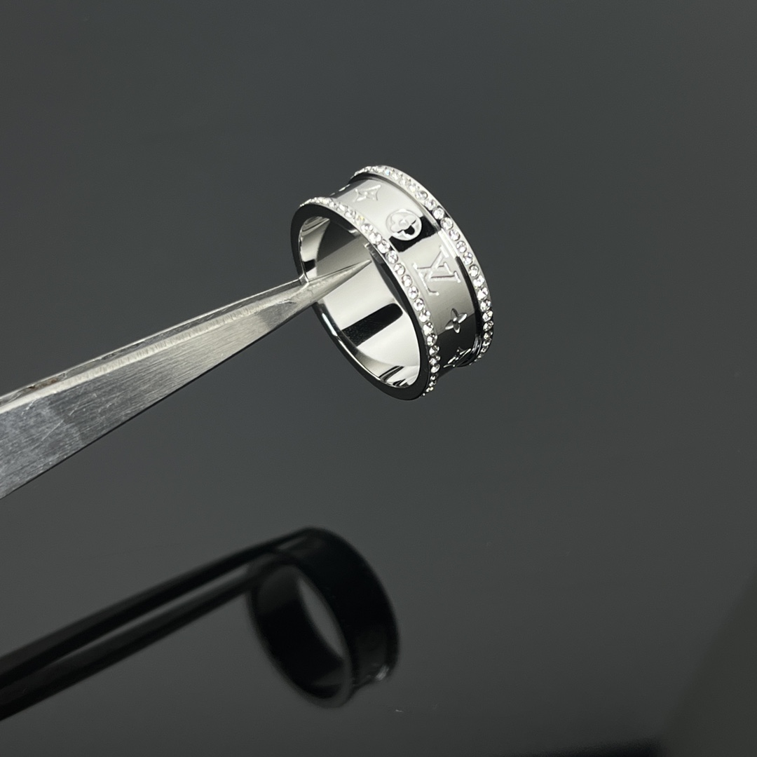 LV Floral Double-Row Diamond Ring view