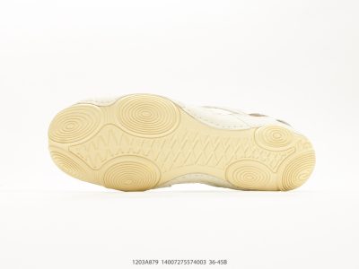 Asics Hypersync Low-Top Trainer view 4
