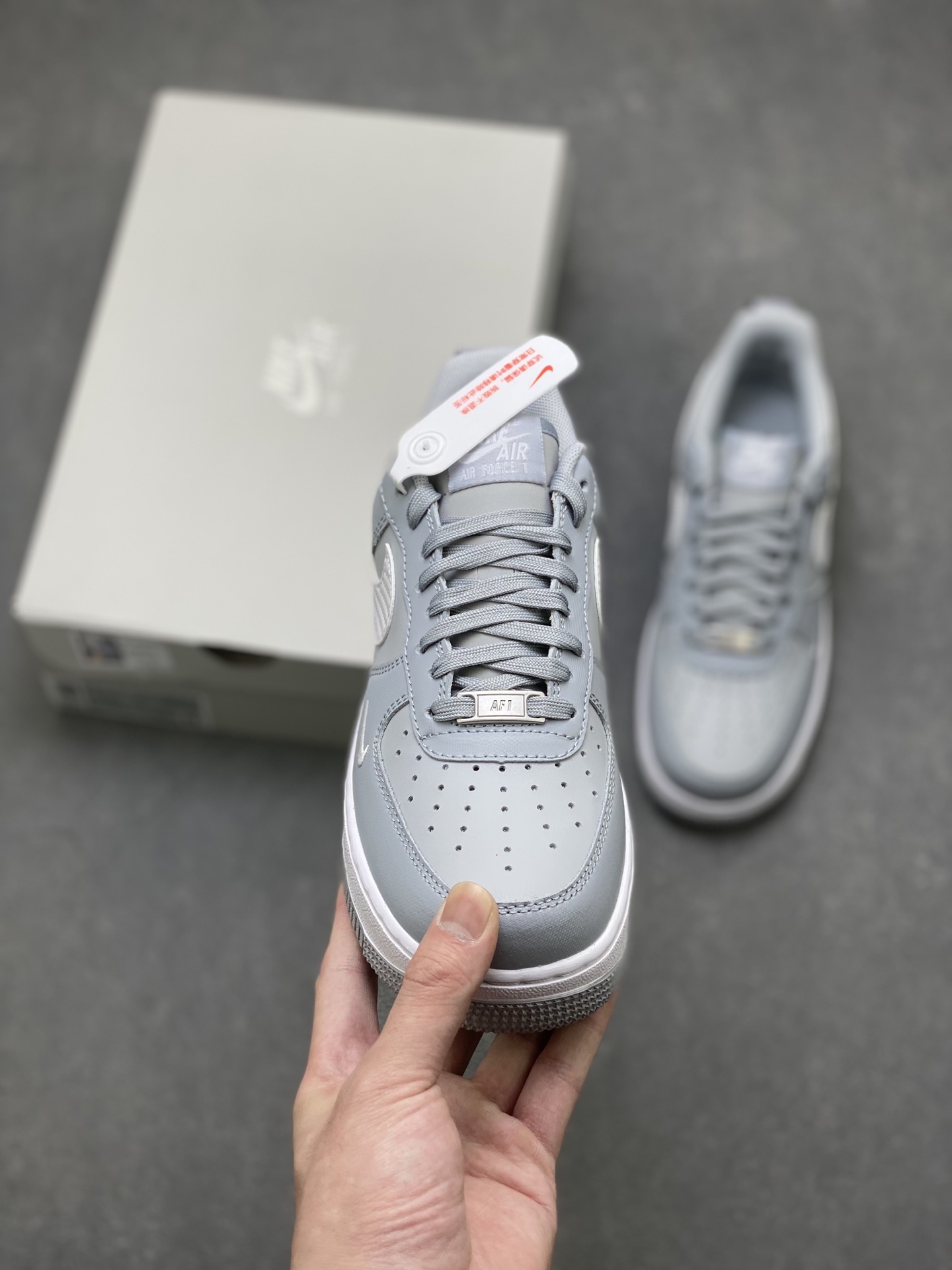 Nike Air Force 1 07 Low Wolf Grey White view