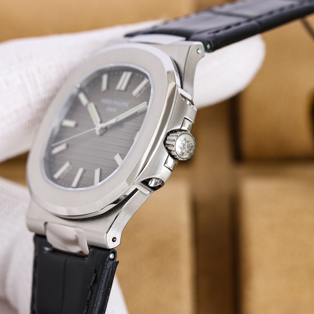 Patek Philippe Nautilus 5711 Blue Dial Watch (3K Taiwan Factory - Upgraded) view