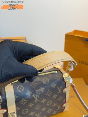 Louis Vuitton Trunk 25A Chain Box Bag view 5