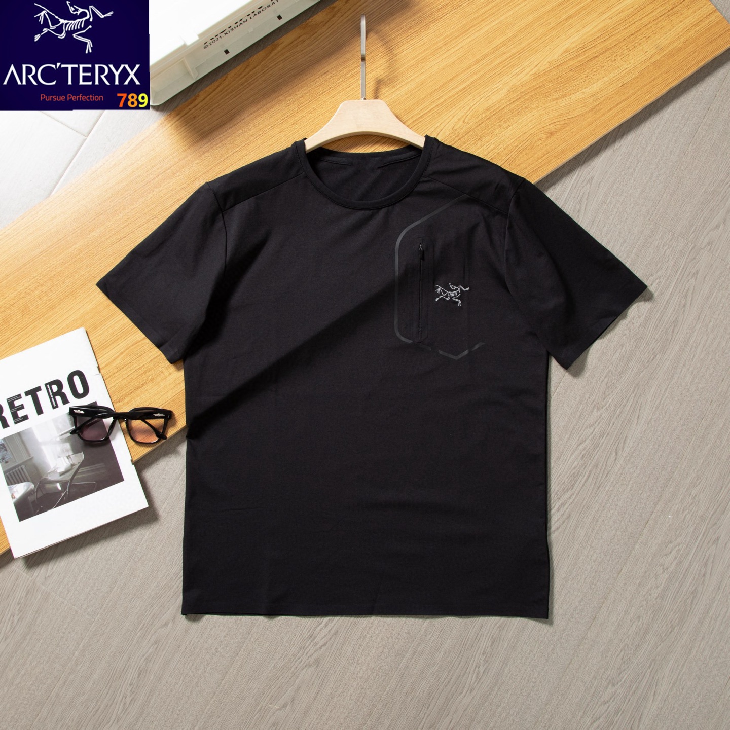 Arc'teryx Bird-Logo Quick-Dry T-Shirt Grey view