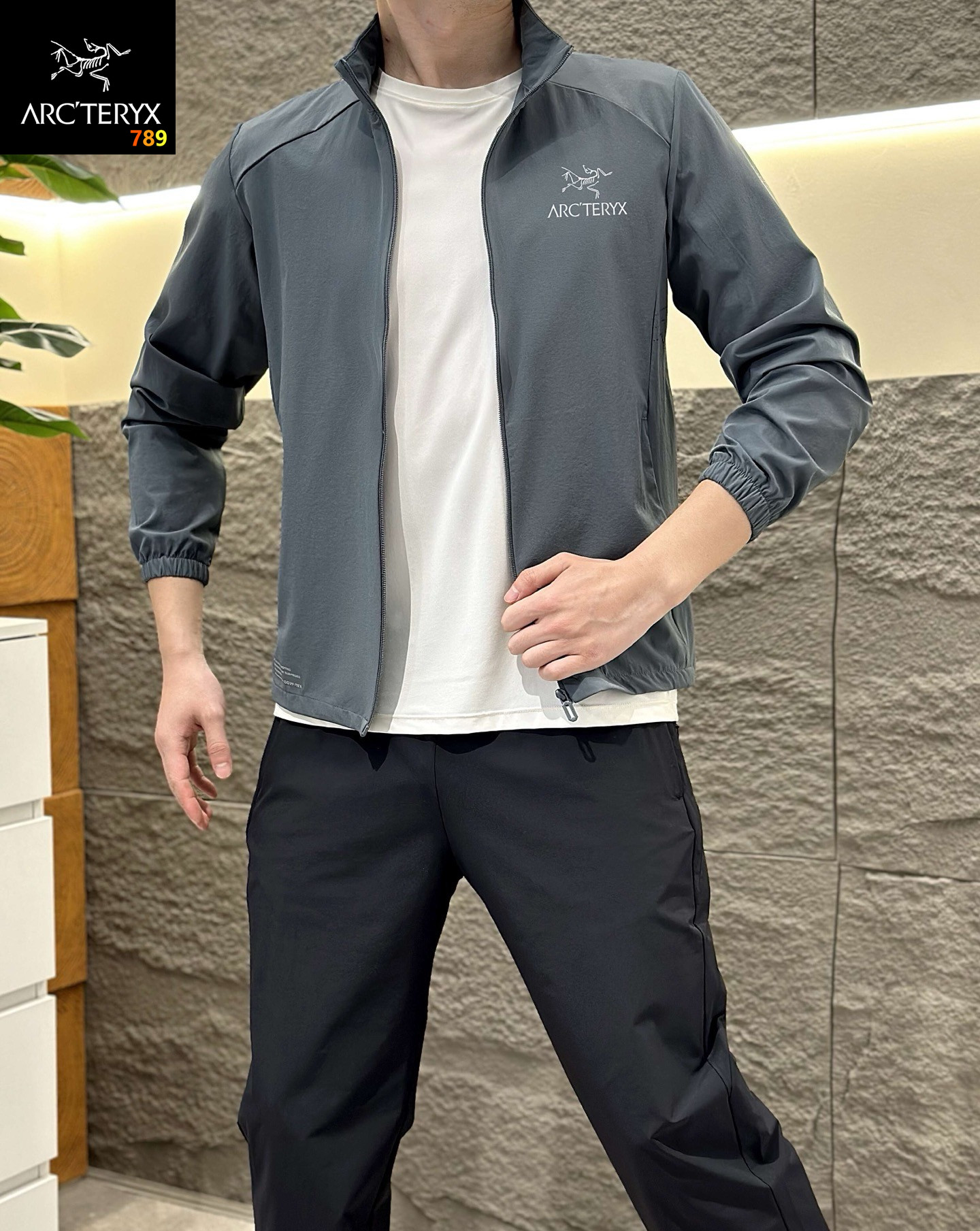 Arc'teryx Men's Black Lightweight Jacket view