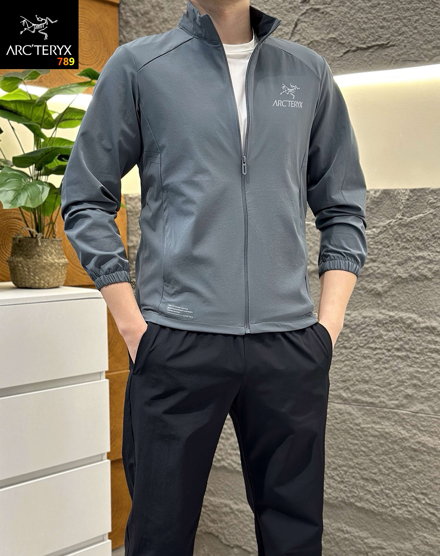Arc'teryx Men's Black Lightweight Jacket view