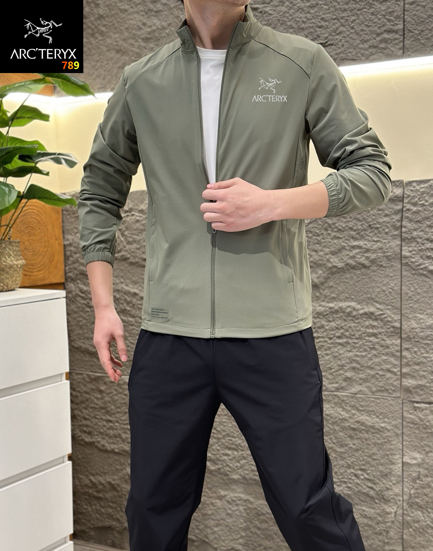 Arc'teryx Men's Black Lightweight Jacket view
